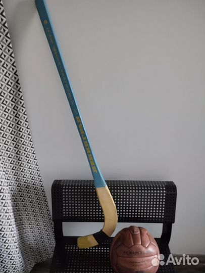 Клюшка для игры в хоккей с мячом