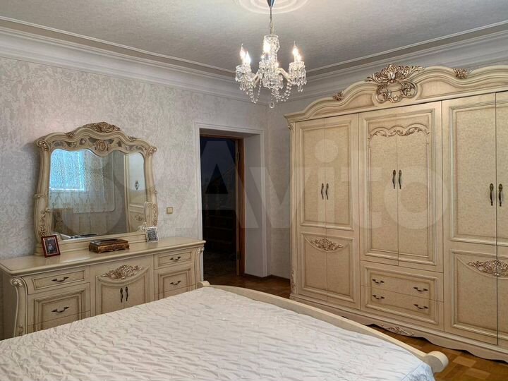 Дом 298 м² на участке 6 сот.