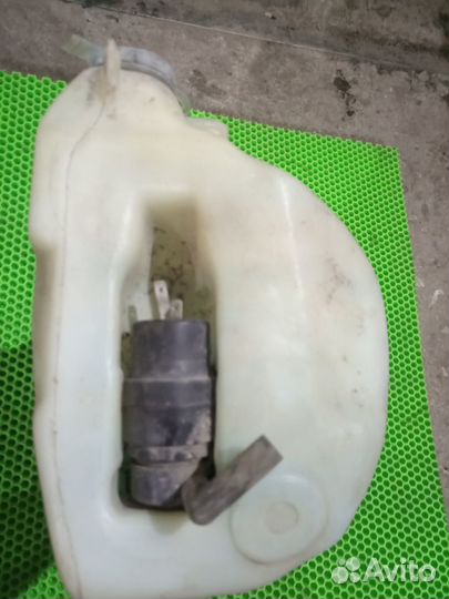 Омыватель лобового стекла Audi 80 B3