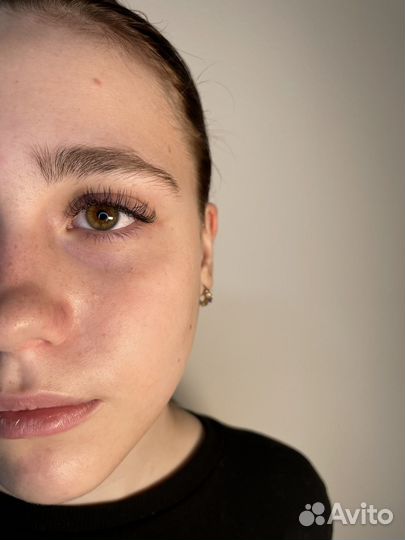 Модель на наращивание ресниц