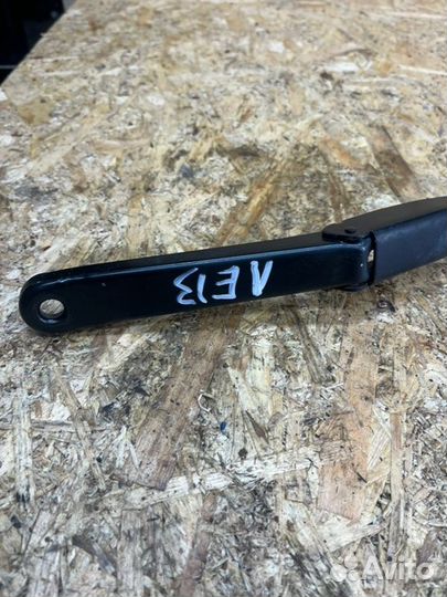 Поводок дворника левый Ford Focus 2 2010