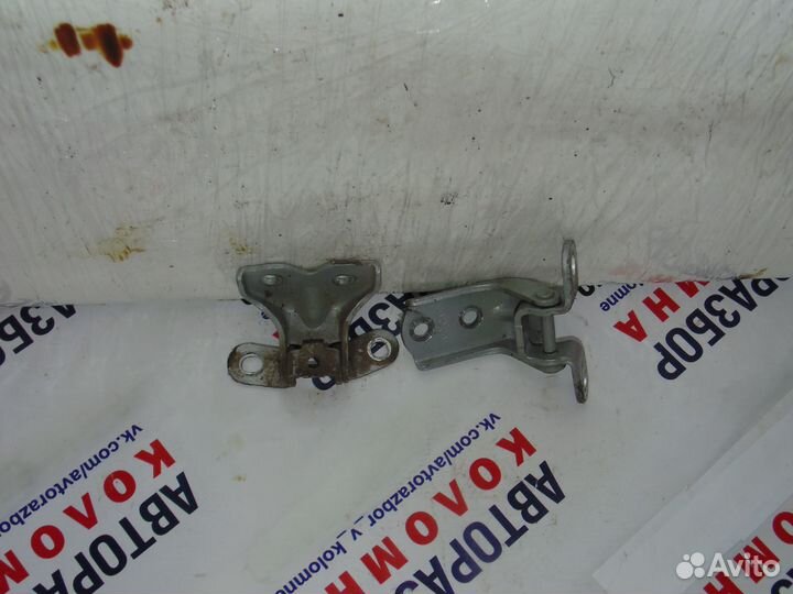 Петли передней правой двери б/у Kia Rio QB G4FA 20