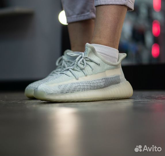 Кроссовки Adidas Yeezy 350 Boost v2