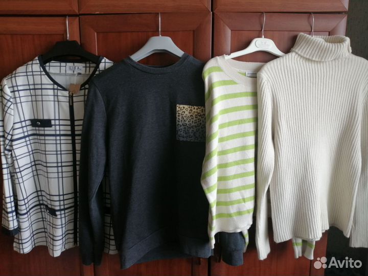 Три больших мешка одежды 40-58р