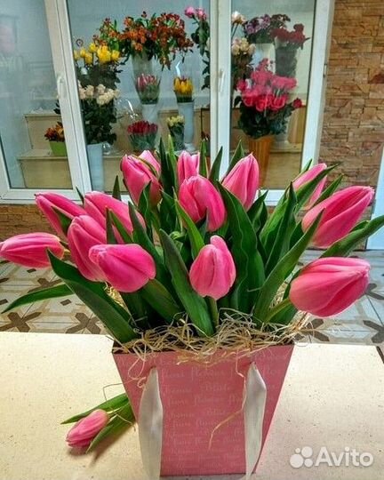 Цветы в шляпной коробке