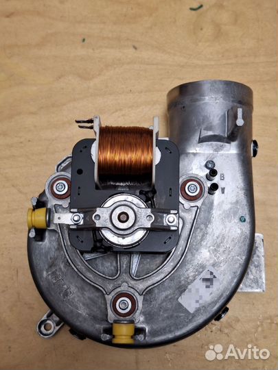 Вентилятор Vaillant turbotec turbomax 0020020008A