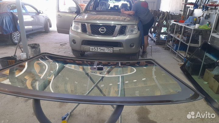 Лобовое стекло nissan pathfinder