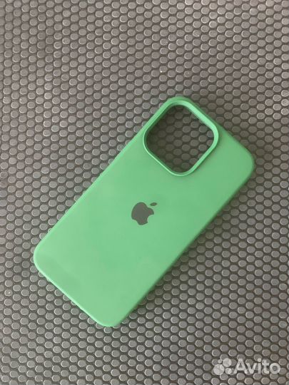 Чехол на iPhone 13 pro