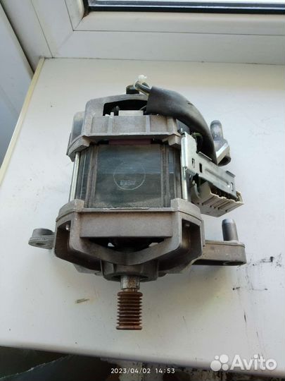 Мотор на стиральную машину