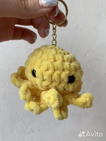 Брелок вязаная игрушка Осьминог