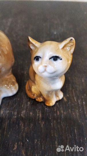 Фарфоровая статуэтка кошка с котенком