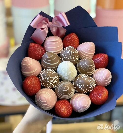 Клубника в шоколаде букеты