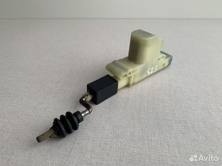 Активатор замка лючка бензобака BMW E23 E24