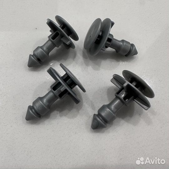 Клипса Jaguar c2c19547