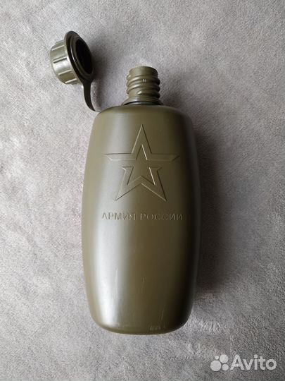 Фляга армейская пластиковая б/у с чехлом, 1 литр
