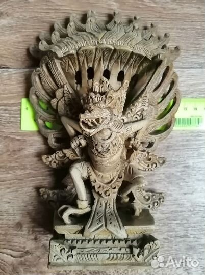 Деревянная статуэтка бронь