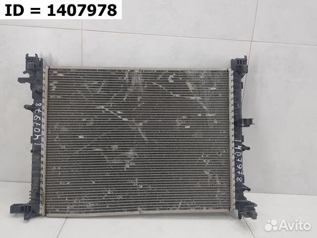 Радиатор охлаждения двигателя Renault Logan