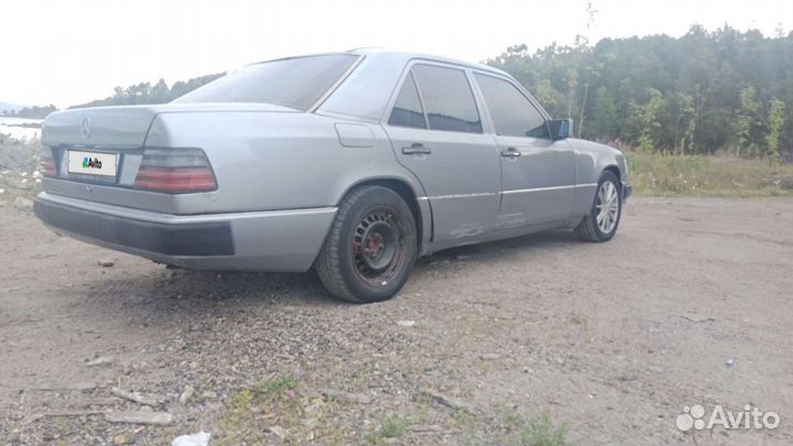 Mercedes-Benz E-класс 2.2 МТ, 1993, 395 741 км