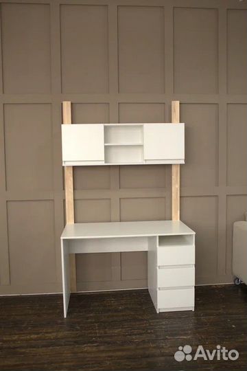 Детский письменный стол