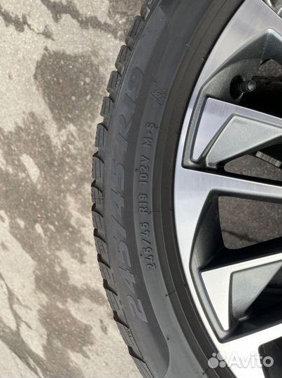 Комплект оригинальных колёс Audi A6 C8 R19