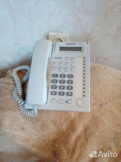 Стационарный кнопочный телефон