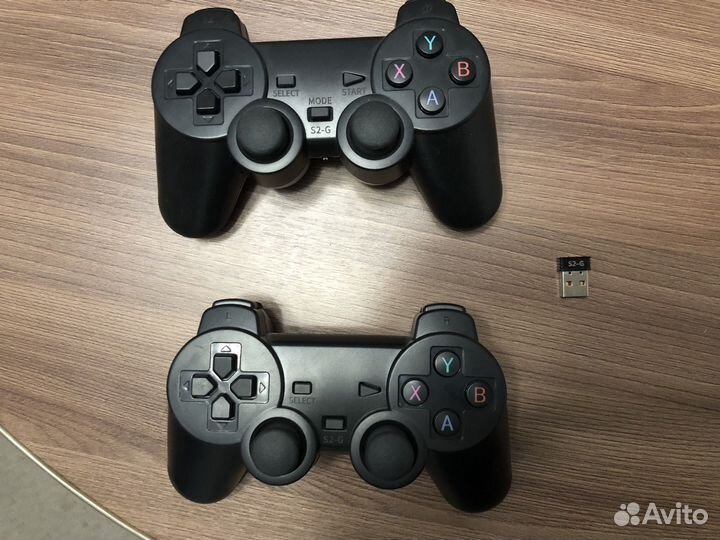 2 Джойстика (геймпада)