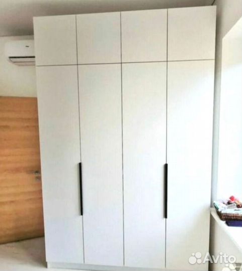 Шкаф распашной в комнату