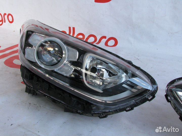 Kia Cerato фара передняя правая 2019-2021