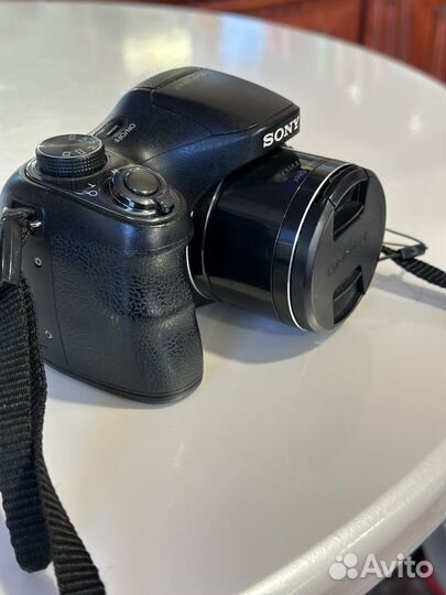 Sony camera DSC-H200