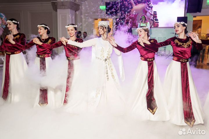 Пошив сценических костюмов и танцевальной одежды