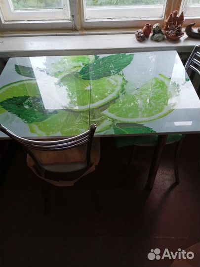 Кухонный стол стеклянный раскладной