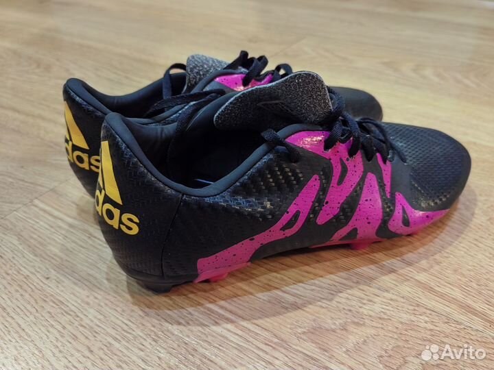 Детские футбольные бутсы