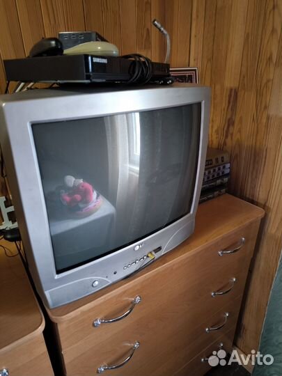 Телевизор бу + приставка