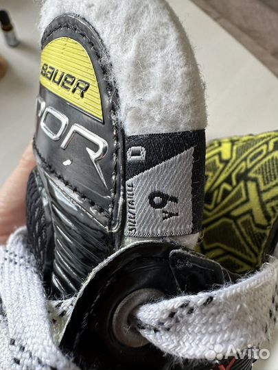 Коньки хоккейные