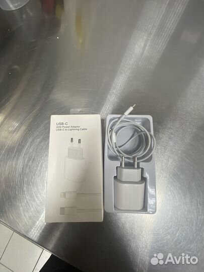 Зарядное устройство на iPhone 20w