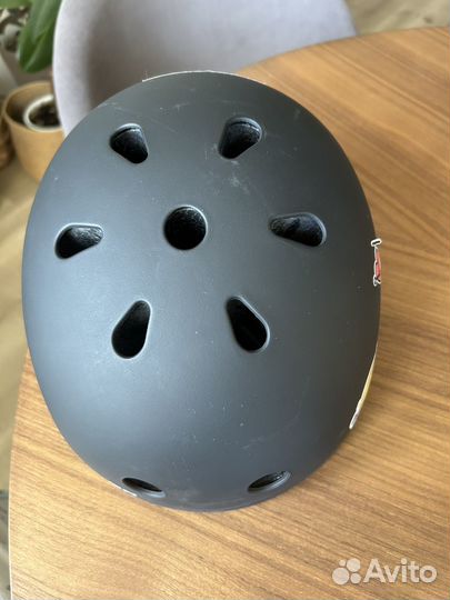 Шлем для трюкового самоката reaction