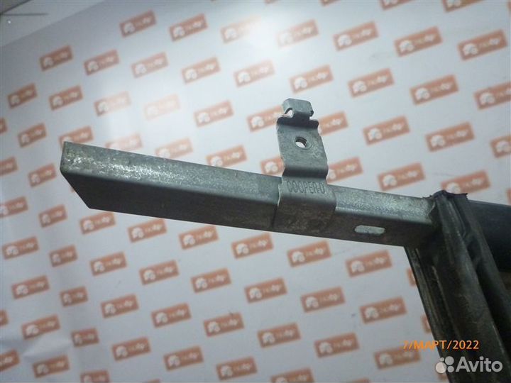 Стекло двери заднее правое Land Rover Discovery