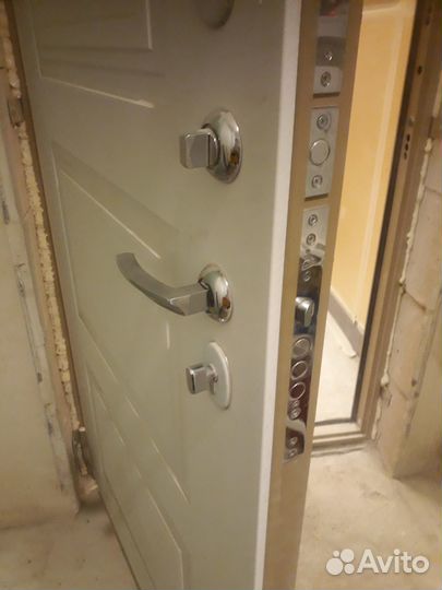 Дверь входная металлическая