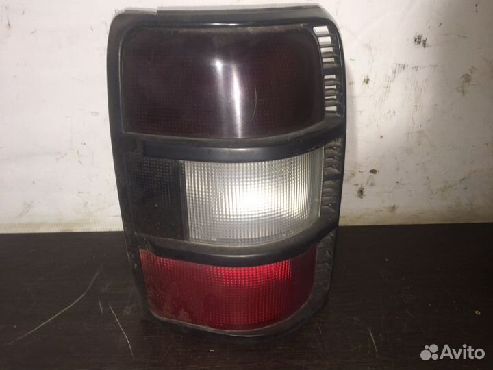Mitsubishi pajero 2 1994 фонарь правый