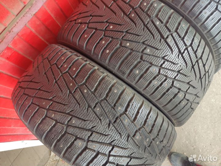 Nokian Tyres Hakkapeliitta 7 SUV 295/40 R21 111T