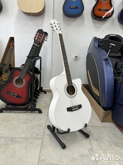 Гитара акустика