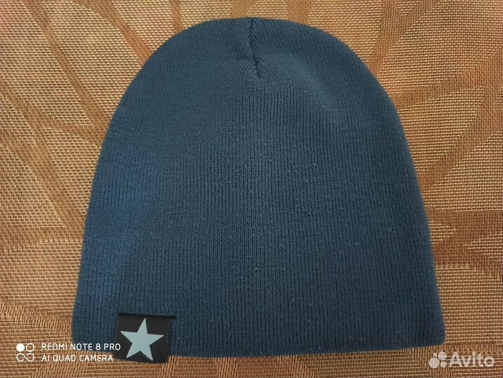 Продам шапки детские
