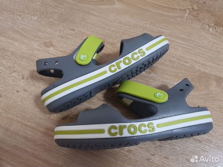 Сандалии детские летние с ремешком Crocs, размер 3