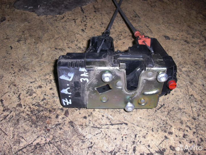 Замок задней двери Опель Зафира А 1999-2005