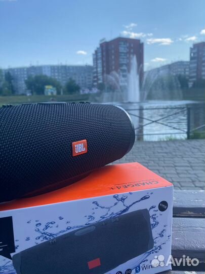 Портативная колонка jbl
