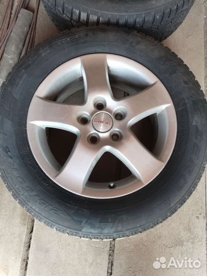 Pirelli Ice Zero 215/60 R16 99T