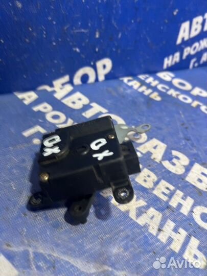 Моторчик заслонок отопителя Hyundai Elantra Xd