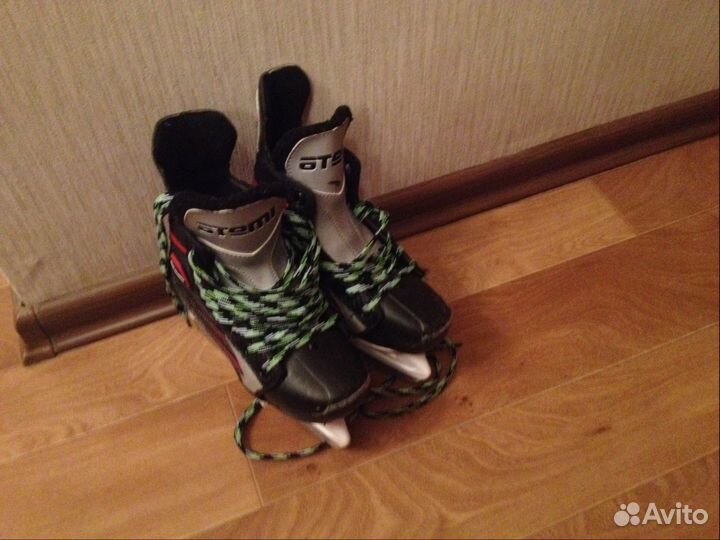 Коньки хоккейные