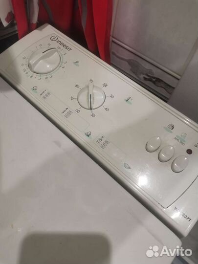 Стиральная машина с вертикальной загрузкой