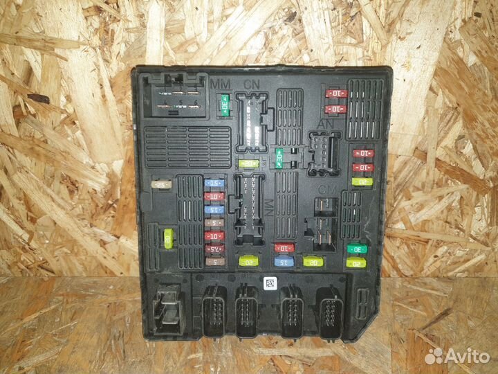 Блок предохранителей Renault Fluence